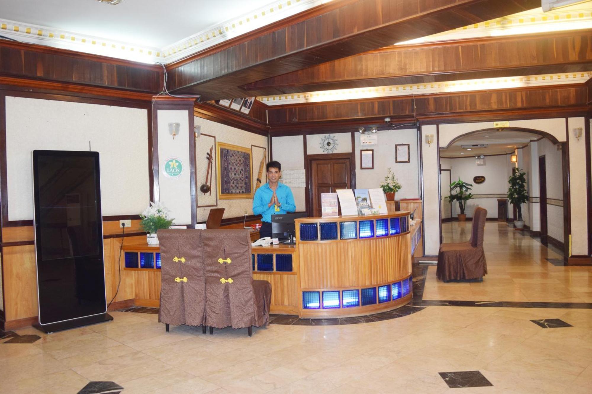 Dansavanh Vientiane Hotel Esterno foto