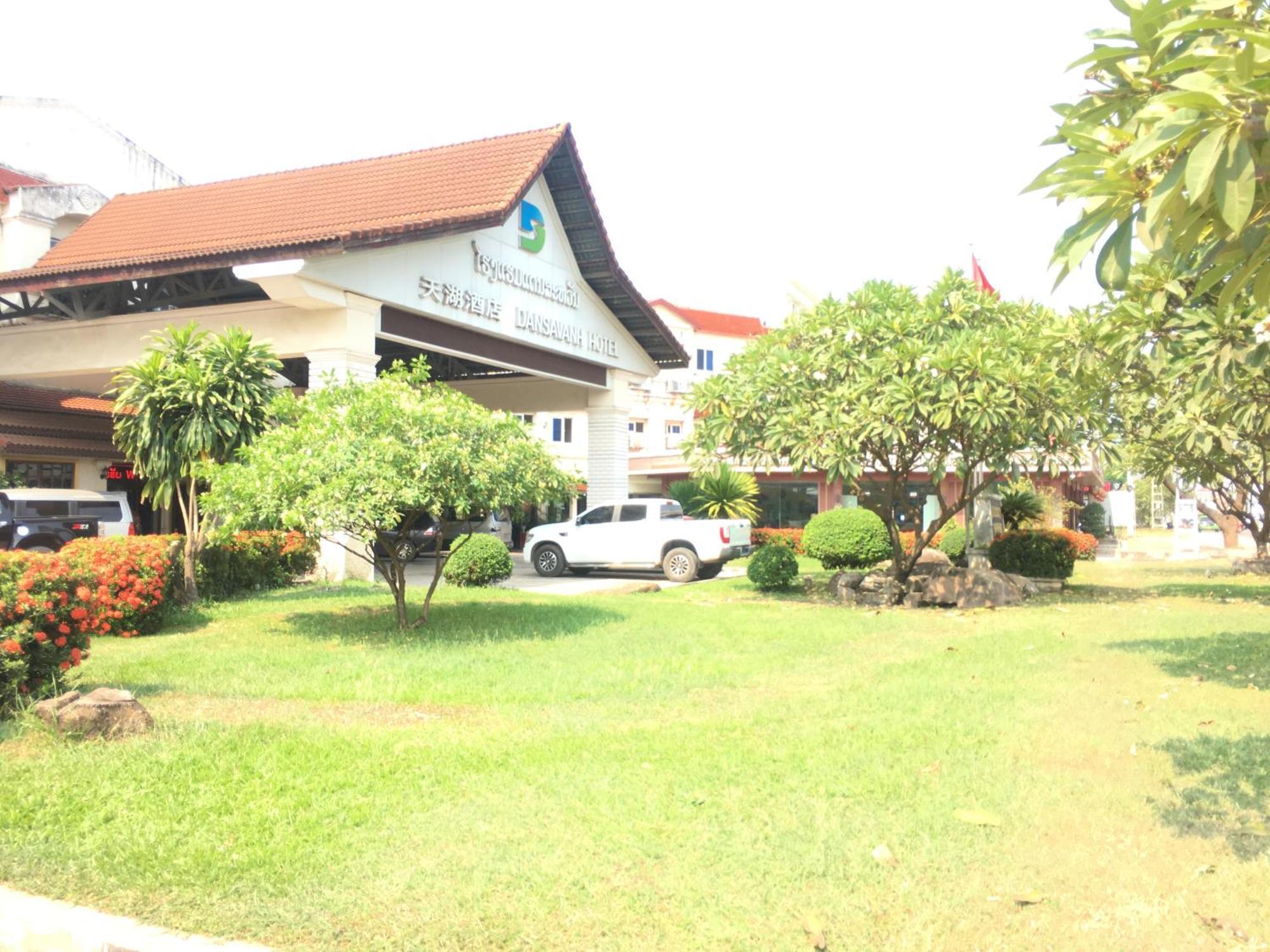 Dansavanh Vientiane Hotel Esterno foto